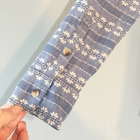 HARPER Chambray Norwegian Floral Patterned Button Up Shirt Women’s S Francesca’s - Picture 6 of 7